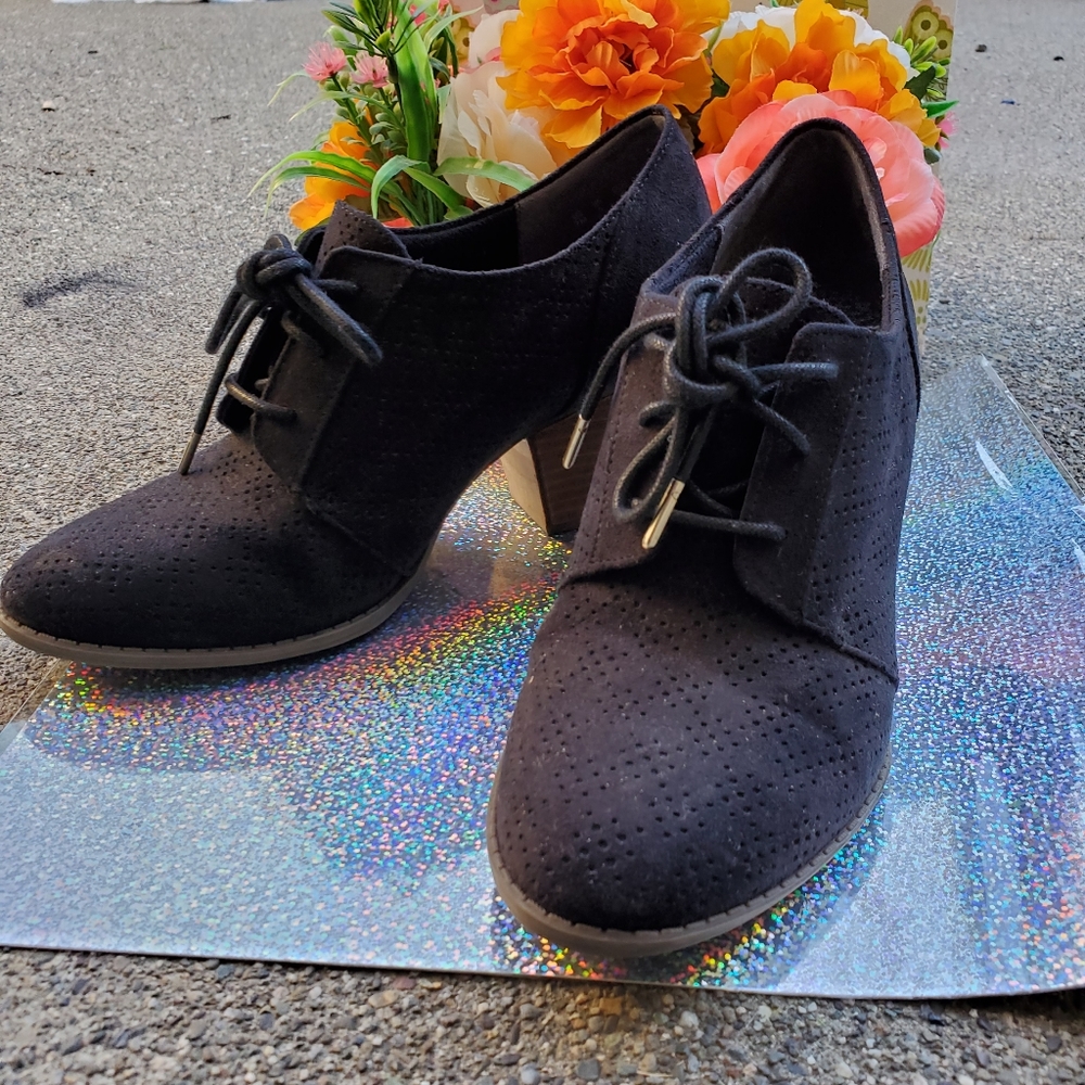 Size 7 Bootie Heels Dr Scholls